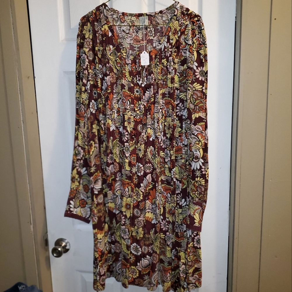 Xxl womens Dress  never been worn.